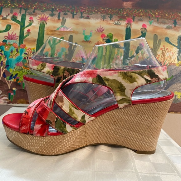 Marc Fisher Gleena Floral Wedge Sandals - Red and Green, Size 10M - Picture 2 of 13